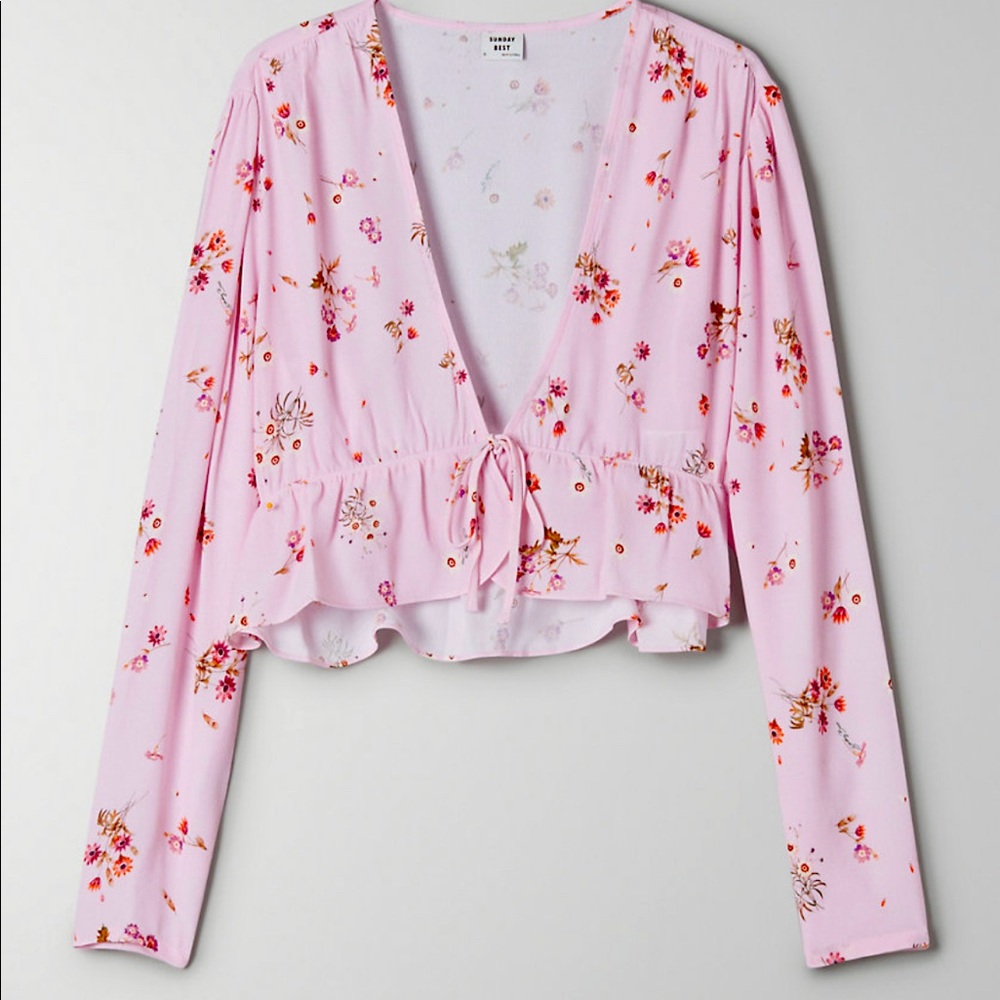 Sunday Best cropped tie-front blouse (size large).